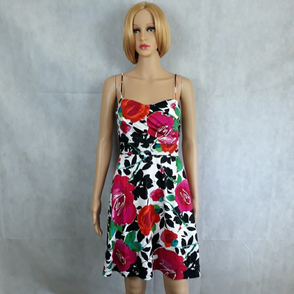 B. Smart Floral Dress Size 4 Multicolored